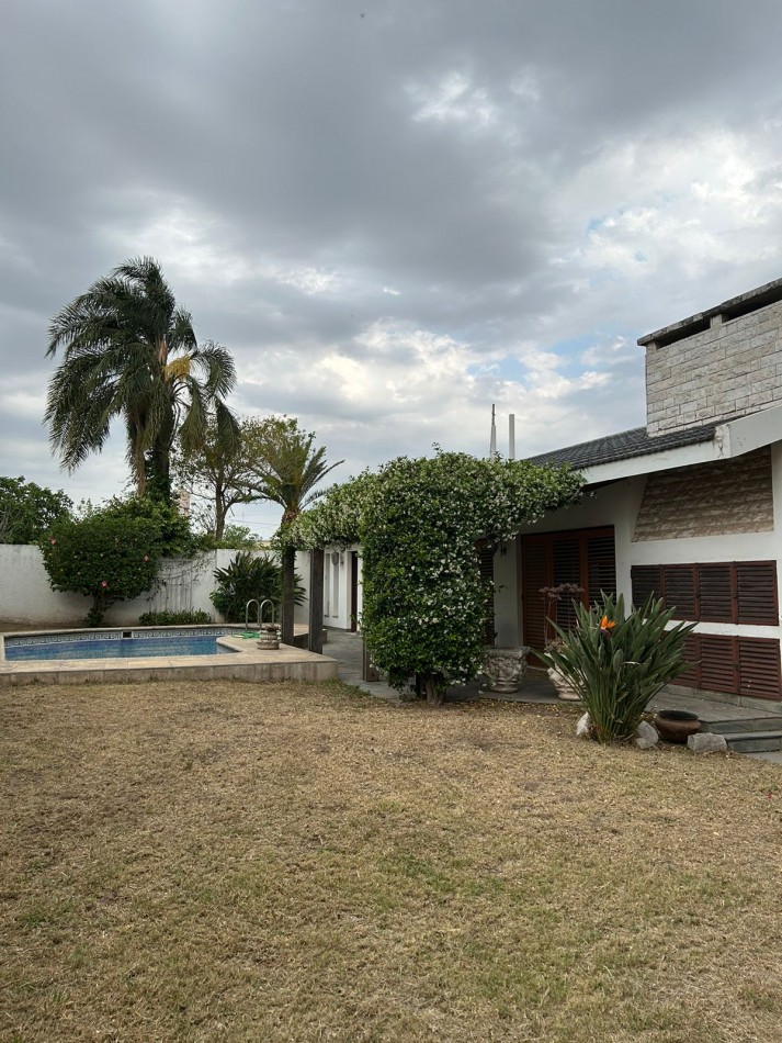 TERRA NOSTRA VENDE ELEGANTE PROPIEDAD EN B° ROCA !!