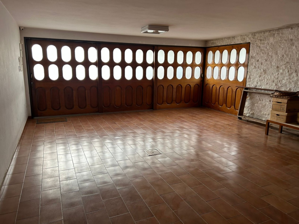 TERRA NOSTRA VENDE ELEGANTE PROPIEDAD EN B° ROCA !!