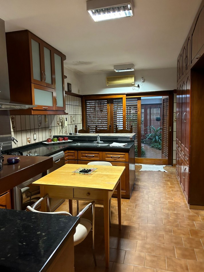 TERRA NOSTRA VENDE ELEGANTE PROPIEDAD EN B° ROCA !!