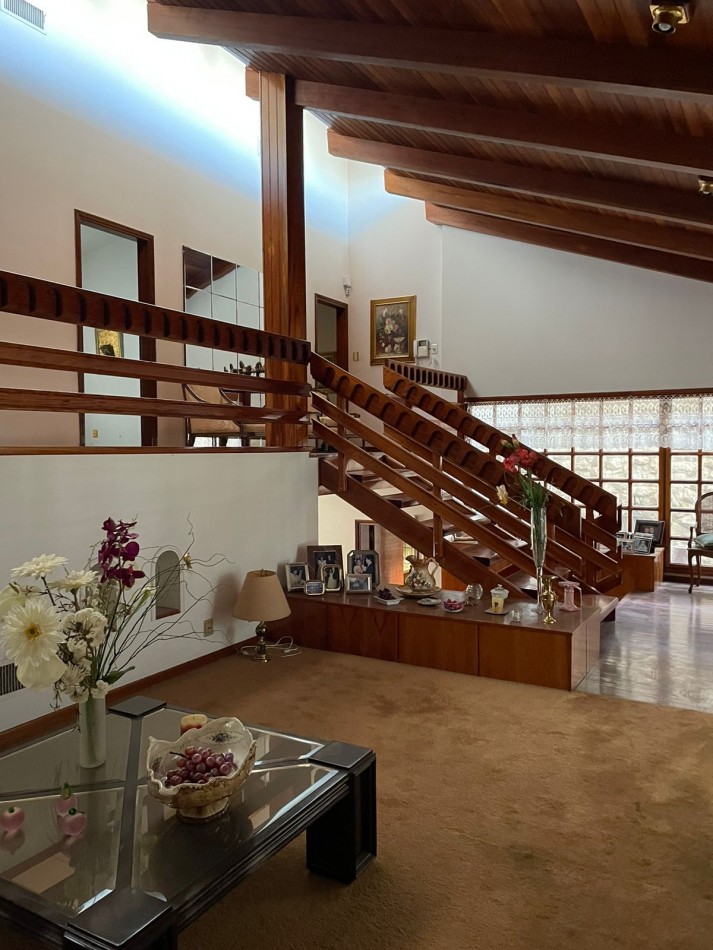 TERRA NOSTRA VENDE ELEGANTE PROPIEDAD EN B° ROCA !!
