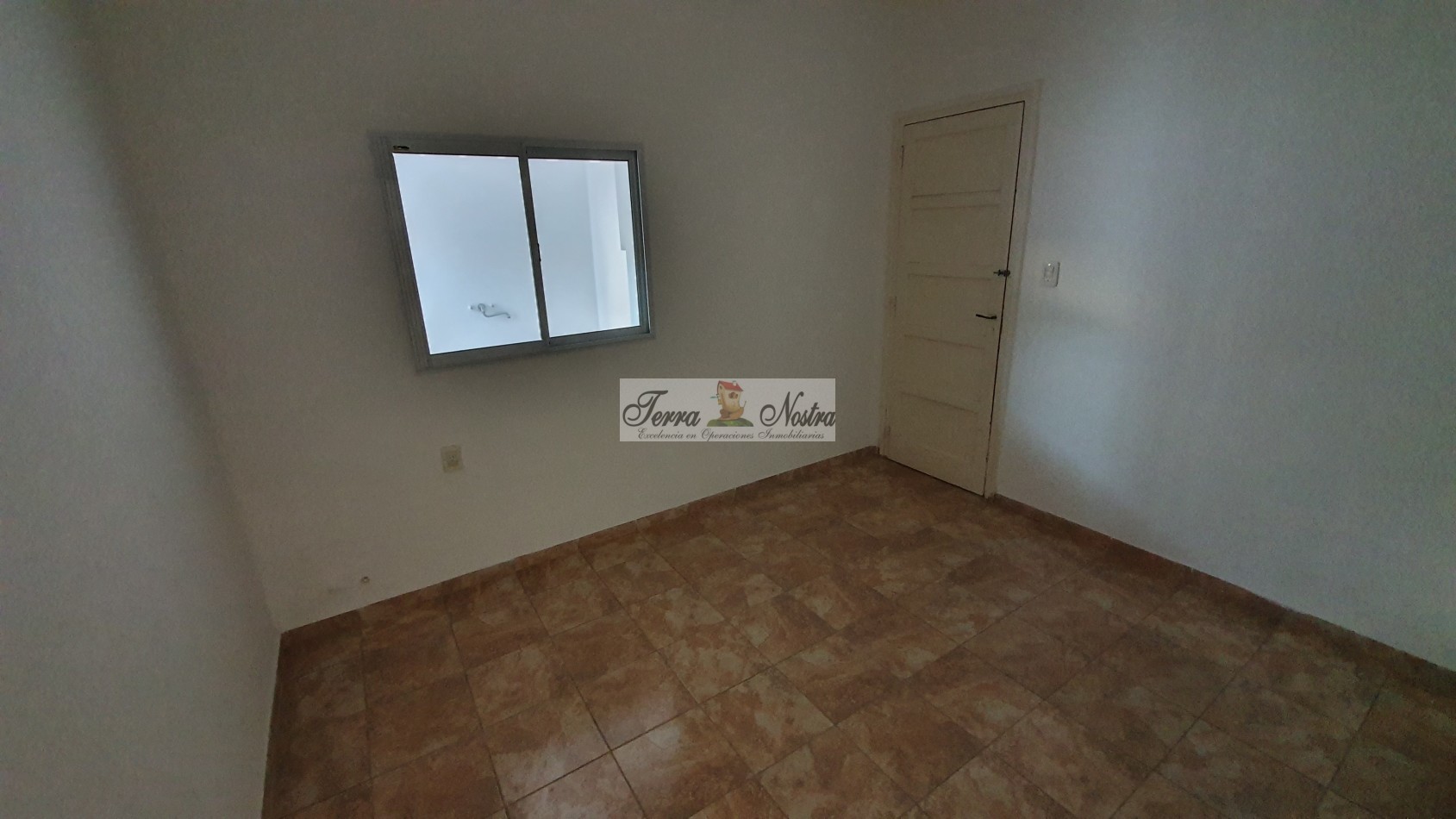 TERRA NOSTRA VENDE !!..HERMOSA CASA B° CATEDRAL