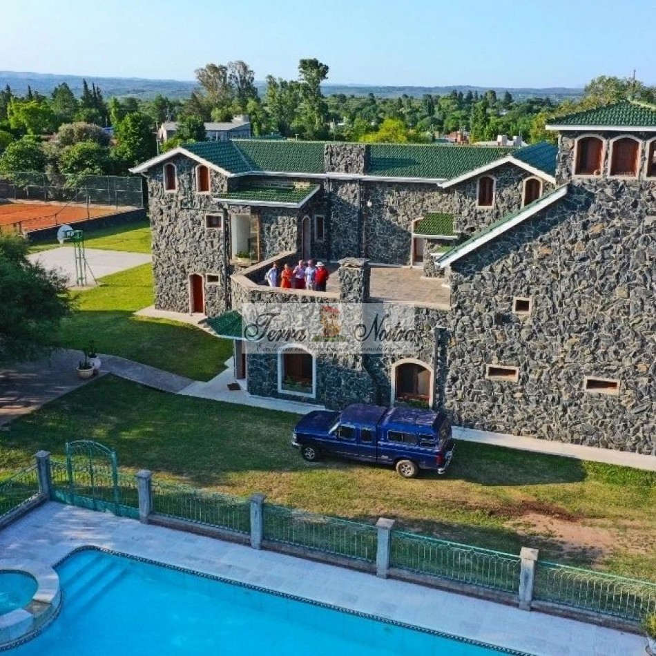 TERRA NOSTRA VENDE !!!... INCREIBLE MANSION SERRANA !!!