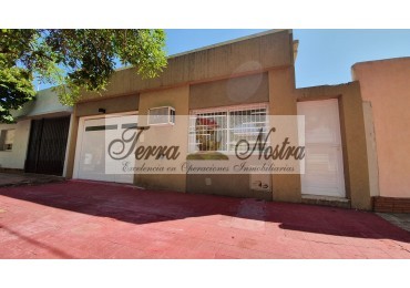 TERRA NOSTRA VENDE !!..HERMOSA CASA B° CATEDRAL