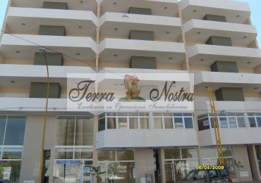 HERMOSO DEPARTAMENTO SOBRE BV. 25 de MAYO